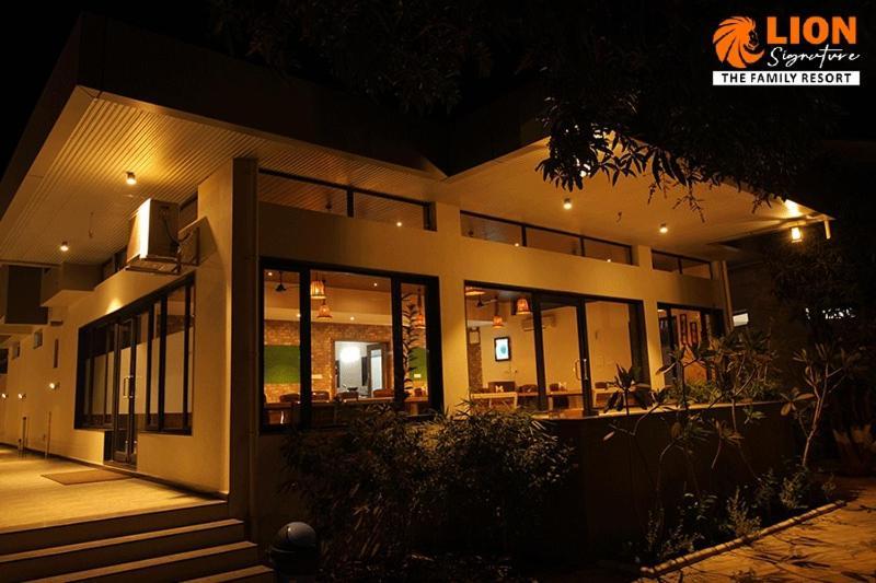 Lion Signature Family Resort Sasan Gir Exterior foto